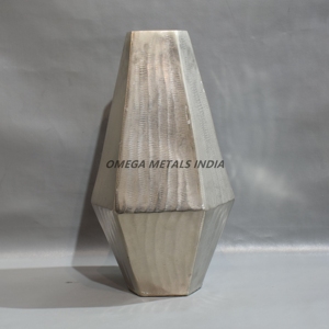 Grand pot de fleurs décoratif moderne avec finition en nickel et martelé, parfait pour la maison et le bureau sophistiqués - Product Image 4