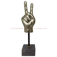 Vitrine en métal de style européen Solidarité Poing Figurine Sculpture pour décor de table-Pièce maîtresse décorative en métal