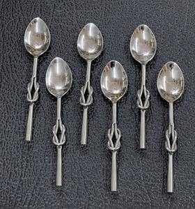 Ensemble de couverts à poignée avec nœud élégant, parfait pour les repas de mariage, les fêtes de cuisine et la vaisselle de restaurant - Product Image 1
