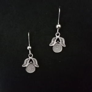 Best Selling High Grade Tulip <b>Silver</b> <b>Stud</b> Earrings High Quality Glittering Shine Direct From Indian Supplier - Product Image 1
