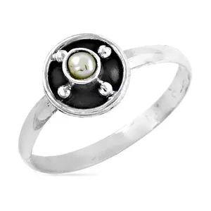 Anillo Minimalista de Plata 925 con Perla para Mujer, Elegante Accesorio de Joyería - Product Image 3