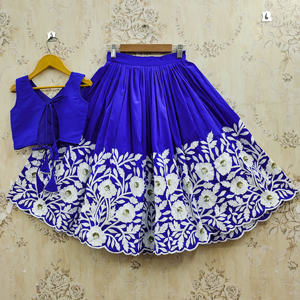 Shoryam Fashion Nouvelle Arrivée Lehenga Choli Ethnique Bleu Royal Longueur Ras du Sol pour Filles |   Vêtements de fête festifs |   Grossiste de qualité d'exportation - Product Image 2
