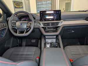 Gran Oferta Nuevo Ford Explorer ST-Line 4WD 2026, un SUV de tres filas inspirado en el mundo deportivo con un motor EcoBoost I-4 de 2.3L estándar - Product Image 6