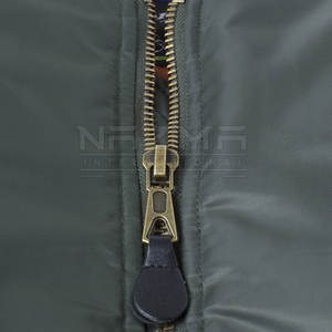 Blouson aviateur grande taille pour hommes fabriqué en usine pour adultes vêtements d'hiver avec col montant et logo avant vêtements en toile chauds - Product Image 3