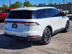 Lincoln Aviator Reserve AWD 2021 d'occasion, excellent état, prêt à être expédié - Product Image 4