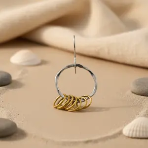 Boucles d'oreilles créoles modernes en argent plaqué or pour la mode féminine - Product Image 2