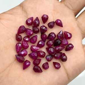 Perle a Goccia di Corindone Rubino Sfaccettato AAA Rosso, Gemme a Goccia 3x5 5x7mm, Perle di Rubino Intagliate a Mano per Orecchini e Creazione di Gioielli - Product Image 5