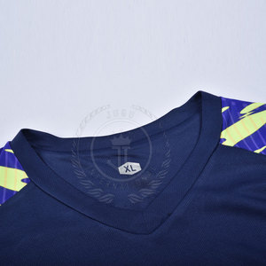 Uniforme de Fútbol para Adultos con Diseño Personalizado al Mejor Precio, 100% Poliéster, Transpirable, de Secado Rápido, Alta Calidad, Nuevo - Product Image 2