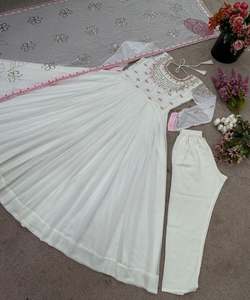 MORDEN GEORGETTE BRODERIE TRAVAIL AVEC MOTI LATKAN TRAVAIL PISHWAS, ROBE ANARKALI VÊTEMENT DE FÊTE PRIX DE GROS VÊTEMENT ETHNIQUE - Product Image 3