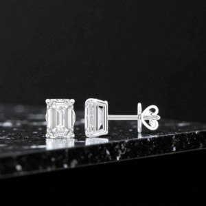 4.00 CT F/VS Emerald Cut Lab Grown Diamond Four Prong Set Boucles d'oreilles en or massif pour unisexe - Product Image 6
