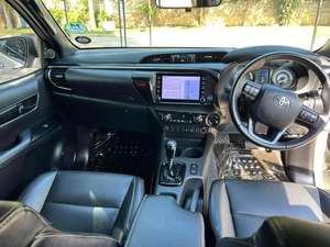 Motor diésel 2020 Toyo-ta Hilux Legend de segunda mano - Product Image 4