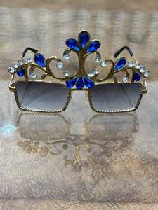 แว่นกันแดดเลนส์แก้วสีชมพูพร้อมกรอบโลหะ เพิ่มความมั่นใจและสไตล์ให้กับลุคของคุณ สวยหรู - Product Image 6