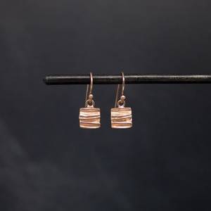 Boucles d'oreilles pendantes carrées texturées en argent sterling 925 vermeil en or rose Bijoux de tous les jours plaqués or parfaits - Product Image 2