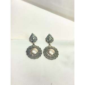 Pendientes Jhumka Tribales Tridha de Plata 925, Joyería Cultural Coleccionable - Product Image 3