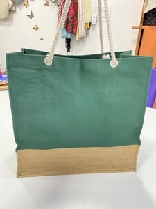 กระเป๋าผ้าทอผ้าฝ้ายและผ้าปอกระเจาพิมพ์ลายแบบกำหนดเองเป็นมิตรกับสิ่งแวดล้อมผลิตในอินเดียเพื่อการช้อปปิ้งและโปรโมชั่นสำหรับชายหาด - Product Image 5