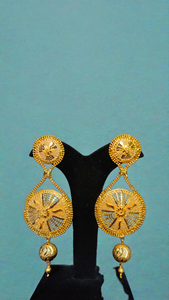 Vente chaude Boucles D'oreilles Ensemble avec 22CT Plaqué Or Jhumka Style Nouveau Conçu Boucles D'oreilles Bijoux pour Femmes Porter - Product Image 3