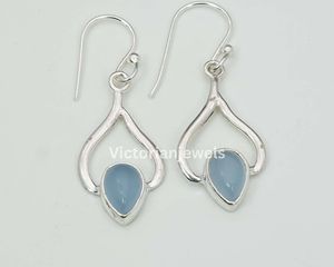 Pendientes de gancho con forma de pera para el mes de mayo de Calcedonia azul de sólida plata de ley 925 - Product Image 2