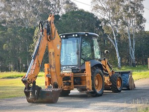 2018 590ST รถตักดินพร้อมเครื่องยนต์ดีเซล Eaton ระบบไฮดรอลิกส์ควบคุม PLC ประสิทธิภาพสูง - Product Image 4