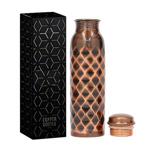 Bouteille d'eau en cuivre anti-oxydant Cadeau parfait disponible Accessoires de verres super spéciaux antibactériens disponibles à la vente - Product Image 6