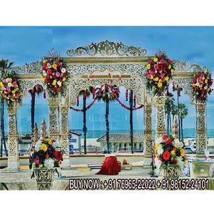 Increíble Mandap para Bodas Junto a la Piscina, Mandap Hindú de Ensueño en Mauricio, Mandap Bollywood para Bodas al Aire Libre, Mandap con Pilares Temáticos de Bollywood - Product Image 1