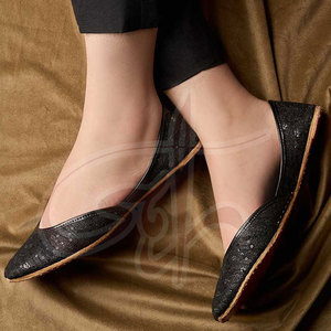 Vente directe d'usine, chaussures Khussa durables pour femmes, dessus en similicuir antidérapant, semelle antidérapante, prix bas, fabriqué au Pakistan - Product Image 4