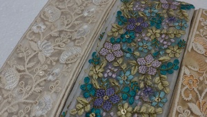 Bordure en dentelle brodée florale sur mesure de 2,5 pouces de largeur pour saris de mariée et conception de vêtements de fête, qualité supérieure - Product Image 4