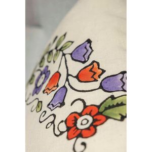 Juego de 3 Piezas de Camino de Mesa y Funda de Cojín Hechos a Mano 100% Algodón y Lino con Diseño Floral para Decoración del Hogar o Hotel - Product Image 3