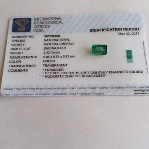 Pierre précieuse naturelle taillée en émeraude avec certificats IGI de couleur verte - Product Image 1