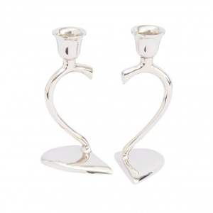 Juego de 2 candelabros modernos de metal en forma de corazón plateado, candelabro cónico sin llama para decoración romántica del hogar o la boda - Product Image 3