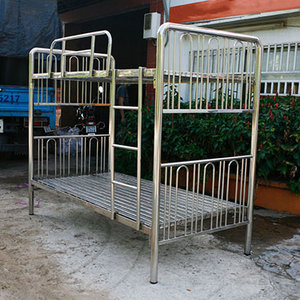 Camas Literas para Adultos de Acero Inoxidable Duradero de Alta Calidad, Estilo de Diseño Industrial - Product Image 1