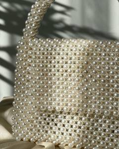 Bolso Hobo de plástico con cuentas de perlas de marfil, bolso moderno hecho a mano | Bolso de hombro elegante con cuentas | Almacenamiento de armario grande - Product Image 2