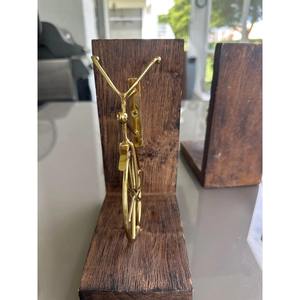 Porte-livres décoratifs en bois en forme de vélo, parfaits pour le bureau, la table d'étude et la décoration d'espace de travail créatif, fabriqués à la main en Inde - Product Image 2