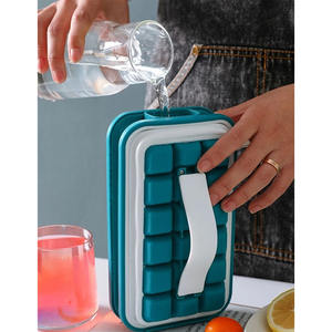 Moule à glace en silicone Myrva en forme de bouteille, qualité alimentaire, résistant au congélateur, 24 cubes, pour bar et vin - Product Image 3