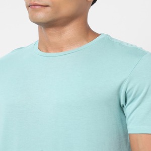 Camiseta de cuello redondo para hombre Camiseta de media manga 52% algodón y 45% tela de poliéster Camiseta personalizada para hombre Made in India - Product Image 3