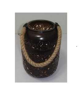 Lanterne en céramique marron mat de style nordique, porte-bougie décoratif vintage en forme de vase ajouré avec poignée en corde naturelle - Product Image 1