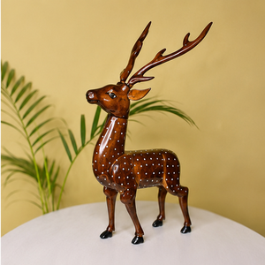 Figura de Ciervo Tallada a Mano en Madera con Puntos Brillantes, Decoración Tradicional para Sala de Estar, Uso en Interiores - Product Image 4