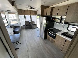 Nuevo F-o-r-e-s-t R-i-v-e-r Wildwood L-o-d-g-e 353F-L-F-B 2025 - Product Image 6