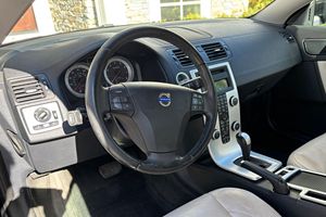 VOLVO C70 T5 d'occasion 2012, conduite à gauche/droite - Product Image 3