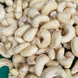 Noix de cajou brutes Offre Spéciale W180 Noix de cajou Acheteurs de noix de cajou au Royaume-Uni Emballage de marque privée disponible Santigo - Product Image 1