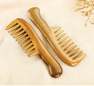 Peine desenredante de madera de bambú ecológico para el cuidado del cabello con mango de madera personalizable - Product Image 2