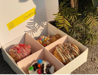 Boîte à pâtisserie écologique biodégradable de qualité alimentaire avec 4 séparateurs et papier anti-graisse, emballage pour macarons et en-cas