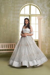 Designer Festive Wear Lehenga Choli Collection Catalogue complet disponible au tarif de gros, collection premium au tarif de gros. - Product Image 5