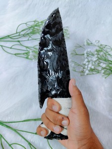 Figura Decorativa de Obsidiana Negra con Incrustaciones de Flint, Tallada a Mano, de Primera Calidad, para Eliminar la Negatividad, Regalo Wicca - Product Image 4