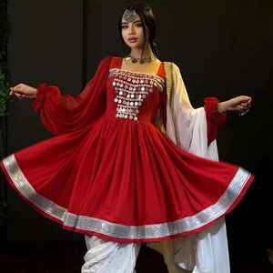 Tenue tribale Kuchi fabriquée à la main avec un travail de point fin Artisan Made Afghan Dress 100% Handmade - Product Image 5