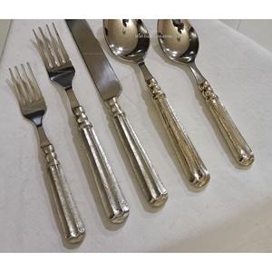 Ensemble de couverts en acier inoxydable avec poignée en laiton doré Ensemble de couverts de nouveau style pour la décoration de la vaisselle de maison et de mariage - Product Image 3