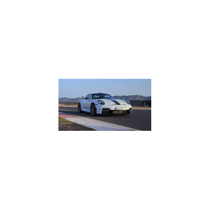 Porsche Taycan con potencia de motor dual y carga de alta velocidad - Product Image 3