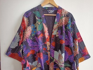 Veste matelassée Kantha de style vintage faite à la main Kimono de plage à imprimé floral avec motif de lettres Robe de chambre pour hommes - Product Image 2