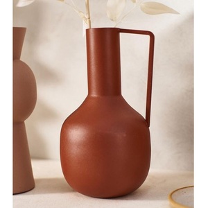 Vase moderne en métal avec poignées en fer forgé |   Planteur de fleurs séchées fait main écologique pour table de mariage - Product Image 3