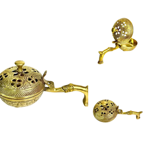 Quemador de incienso árabe vintage hecho a mano de latón con decoración en oro y plata, quemador de incienso árabe vintage de metal hecho a mano en oro. - Product Image 2