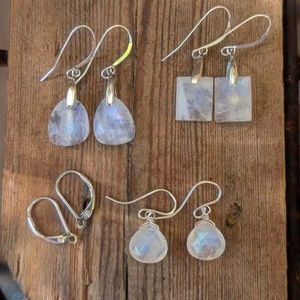 Boucles d'oreilles en pierre de lune renouvelée, argent sterling, bijoux faits à la main vintage, certifiées IGI, plaquées rhodium, HARI OM CREATIONS, pour enfants - Product Image 1